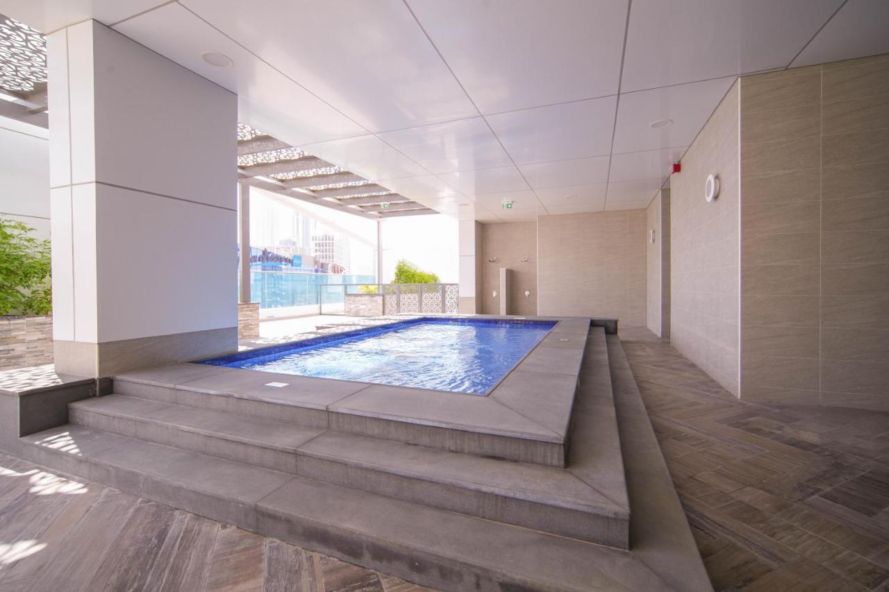 Elegant 2Br View With Rooftop Pool The Bay Dubaj Zewnętrze zdjęcie
